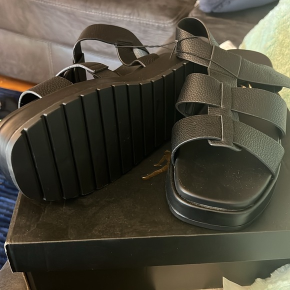 Gladiator sandals - Picture 3 of 3